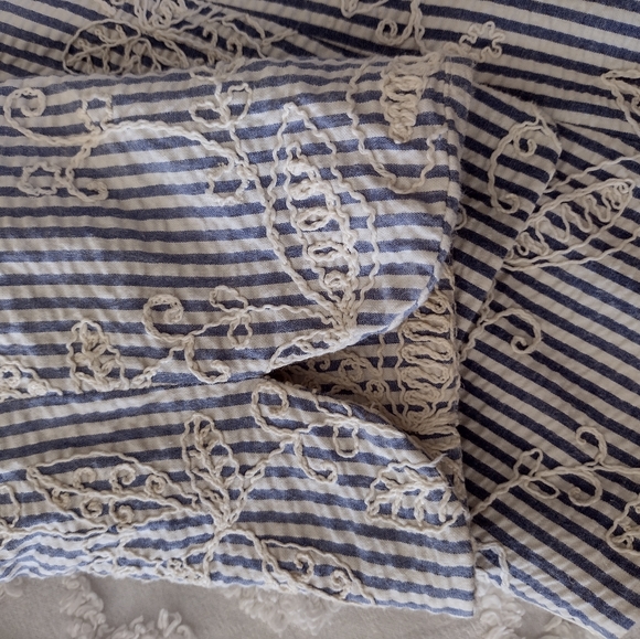 Embroidered Seersucker Jacket - Picture 10 of 11